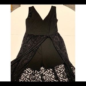 Almost pink - Romper with lace skirt